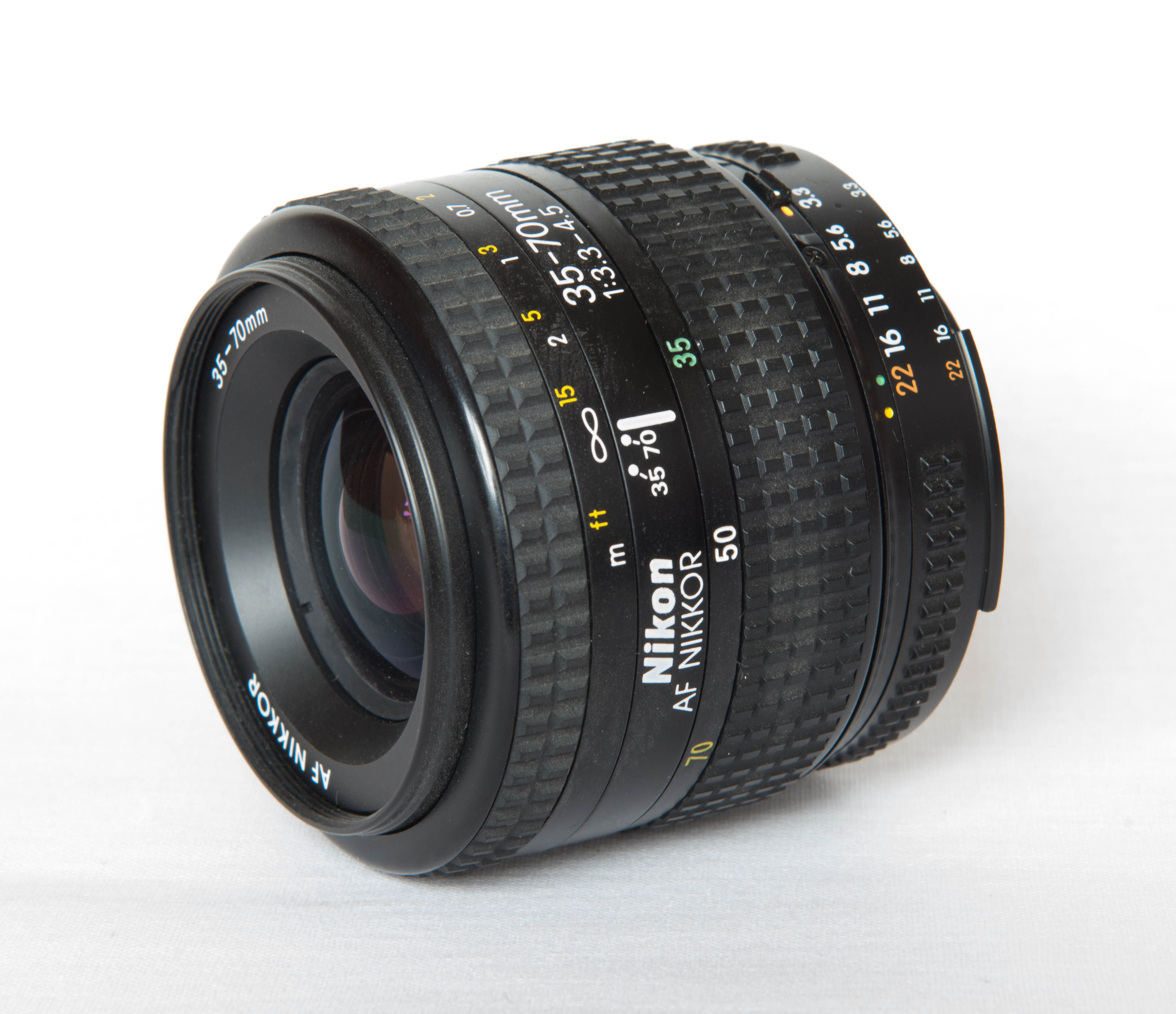 AF Nikkor 35 - 70 mm  - 3.3-4.5
